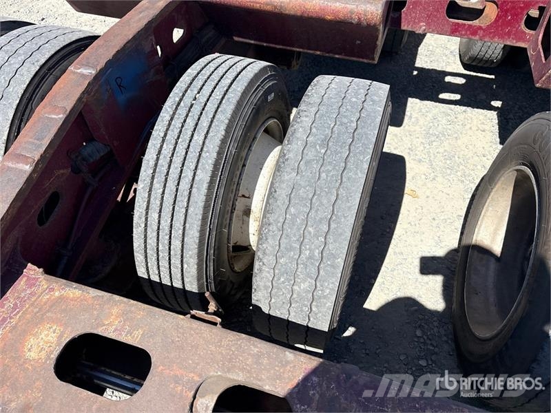 Murray 16-Wheel Expandable Axle Removable Gooseneck Lowbo 平板拖车