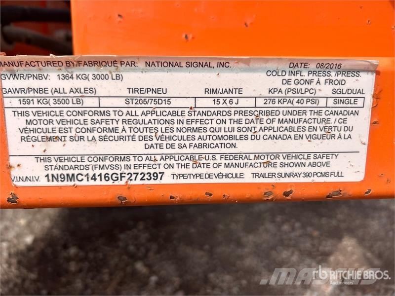 National Signal Sunray 390 Solar Message Board Drugo