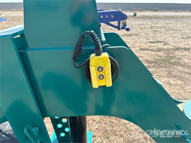 Neks Fifth Wheel Wrecker Attachment (Unused) Ostale kargo komponente