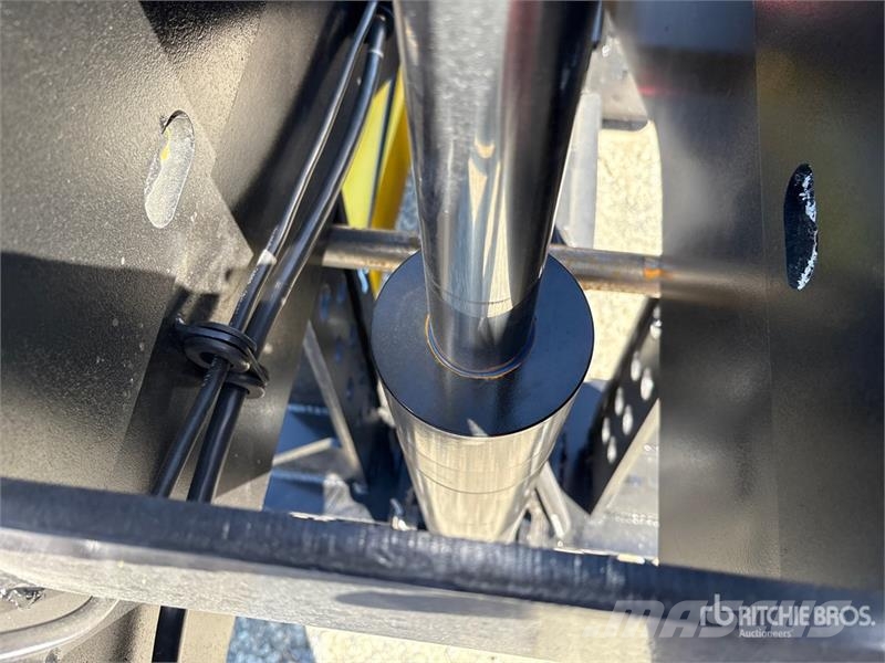 Neks Fifth Wheel Wrecker Attachment Otros componentes