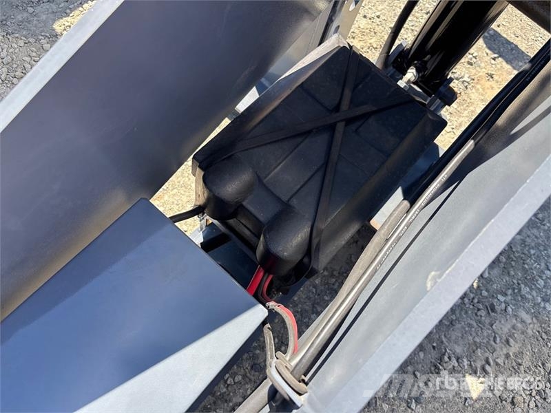 Neks Fifth Wheel Wrecker Attachment Otros componentes