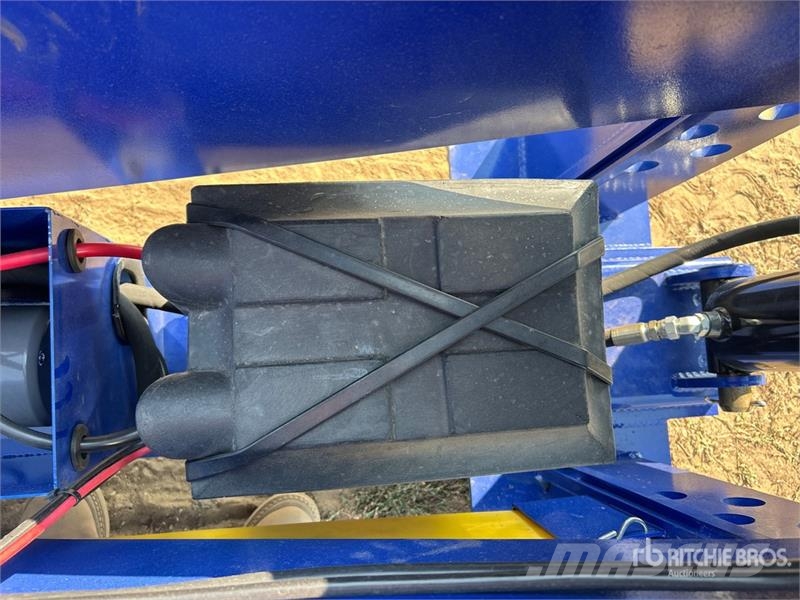 Neks Fifth Wheel Wrecker Attachment (Unused) Ostale kargo komponente