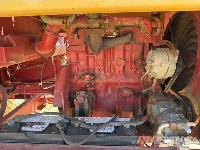 New Holland 1116 16 ft Swather Windrower Andaineur