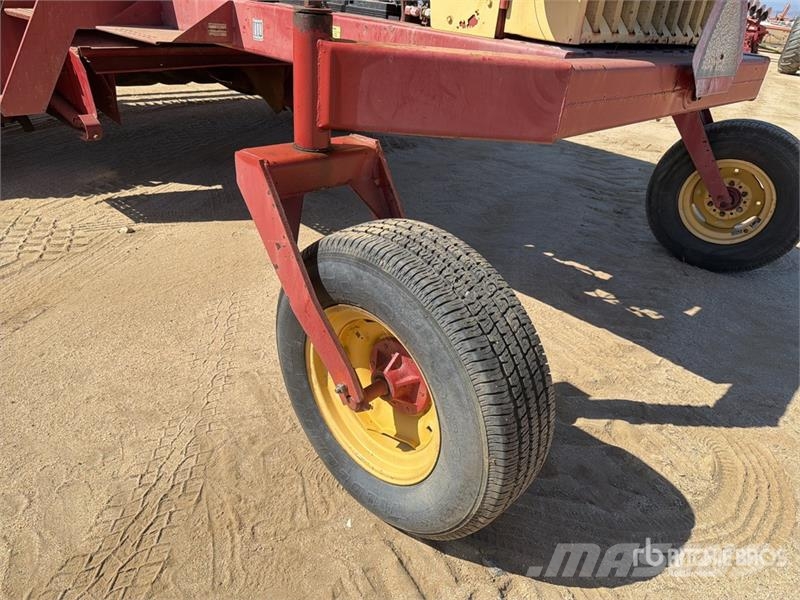 New Holland 1116 16 ft Swather Windrower Andaineur