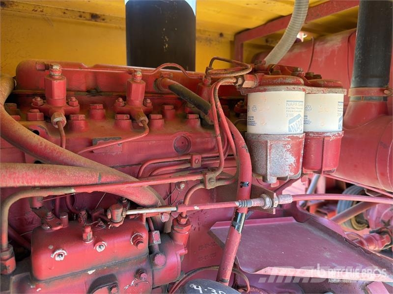 New Holland 1116 16 ft Swather Windrower Andaineur