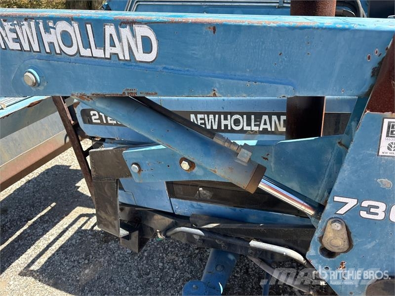 New Holland AV413A 4WD Tractor Traktorji