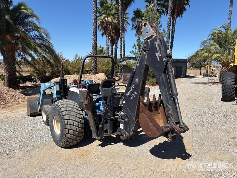 New Holland AV413A 4WD Tractor Traktorji