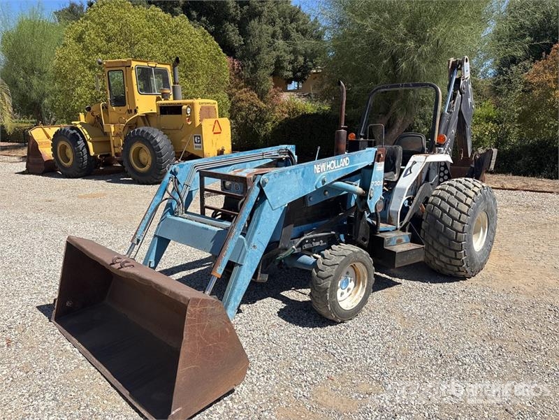 New Holland AV413A 4WD Tractor Traktorji
