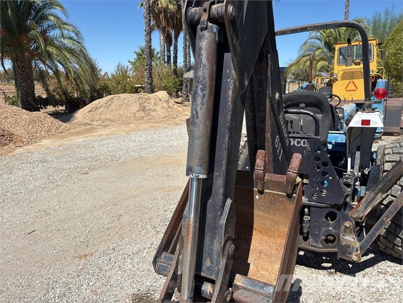 New Holland AV413A 4WD Tractor Traktorji