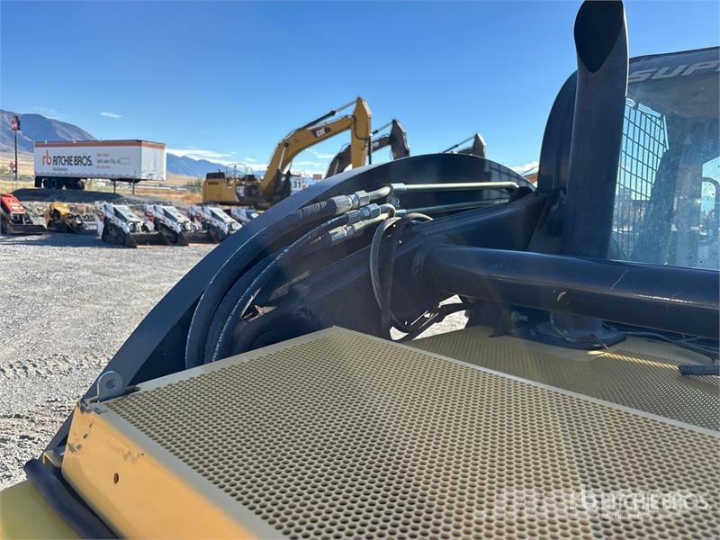 New Holland C232 Skid steer loaders