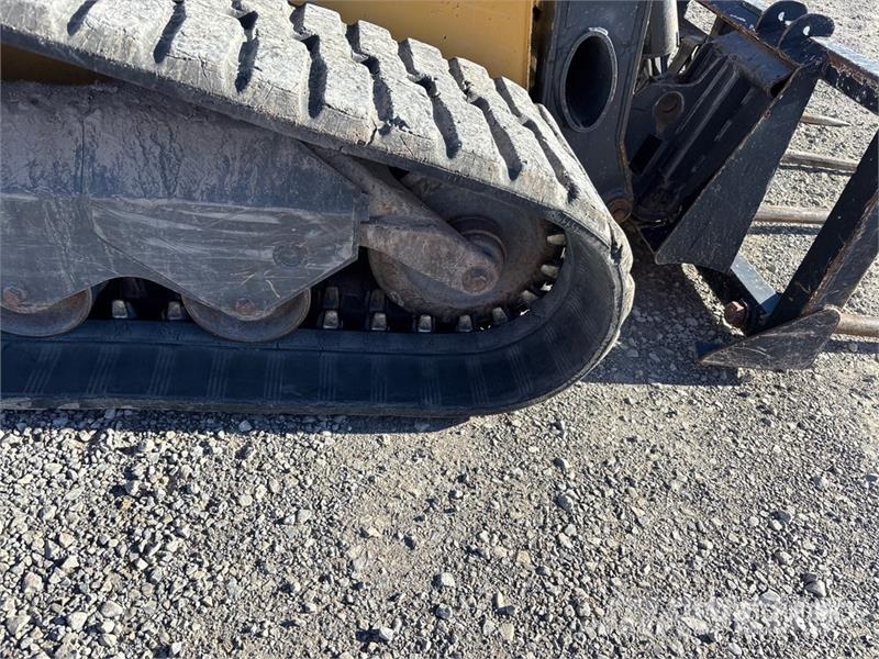 New Holland C232 Skid steer loaders