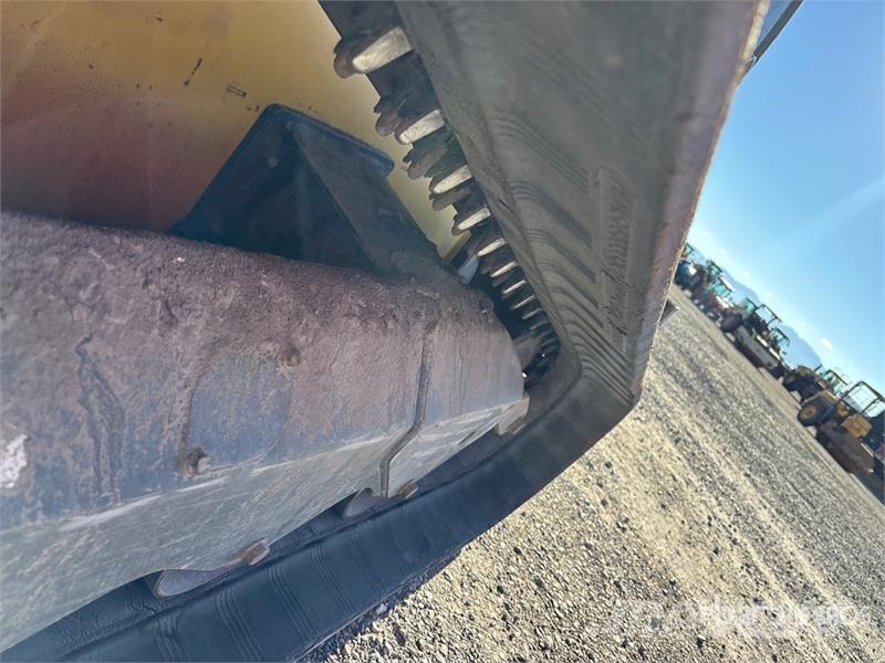 New Holland C232 Skid steer loaders