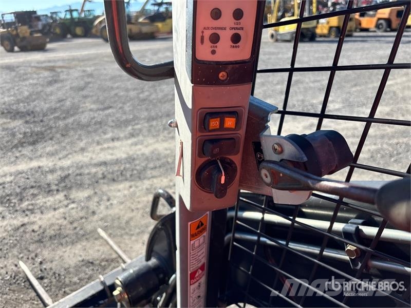 New Holland C232 Skid steer loaders