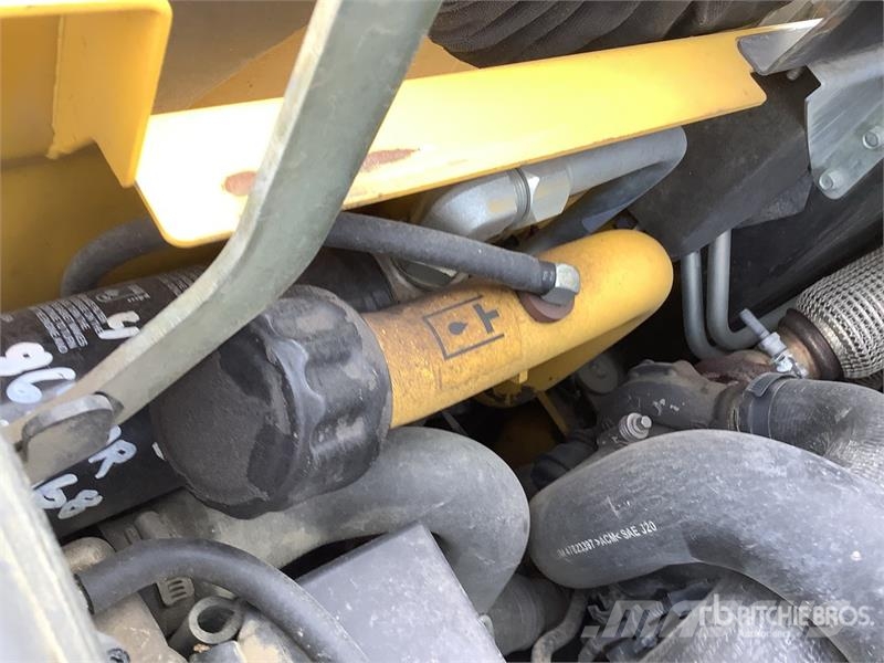 New Holland C332 Compact Track Loader Kompaktlastare