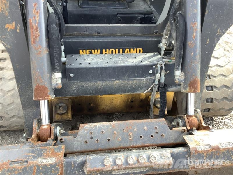 New Holland C332 Compact Track Loader Kompaktlastare