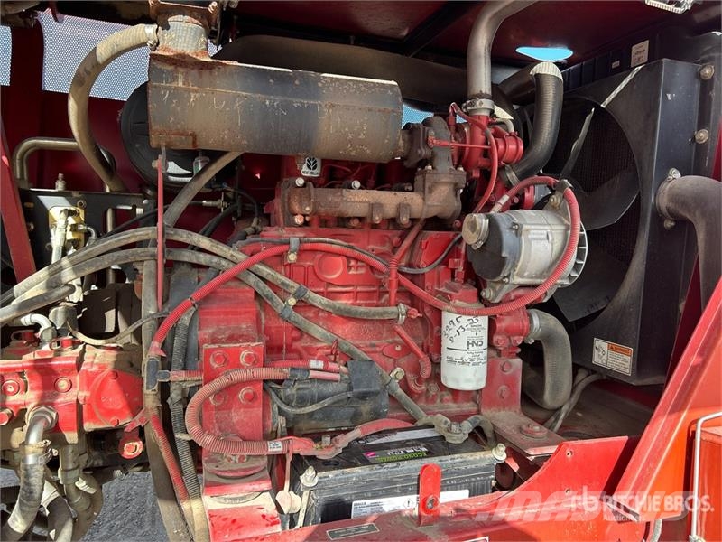 New Holland HW325 料堆整形机