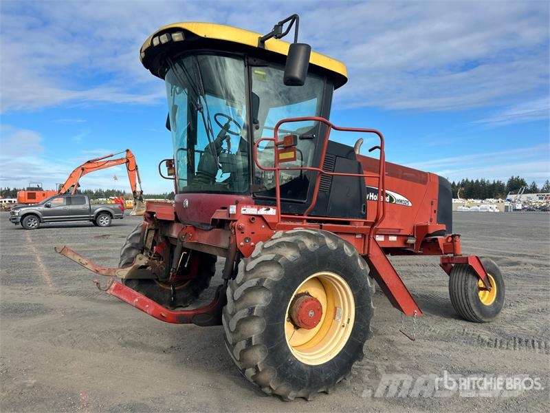 New Holland HW325 料堆整形机