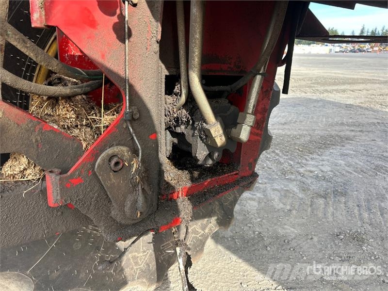 New Holland HW325 料堆整形机