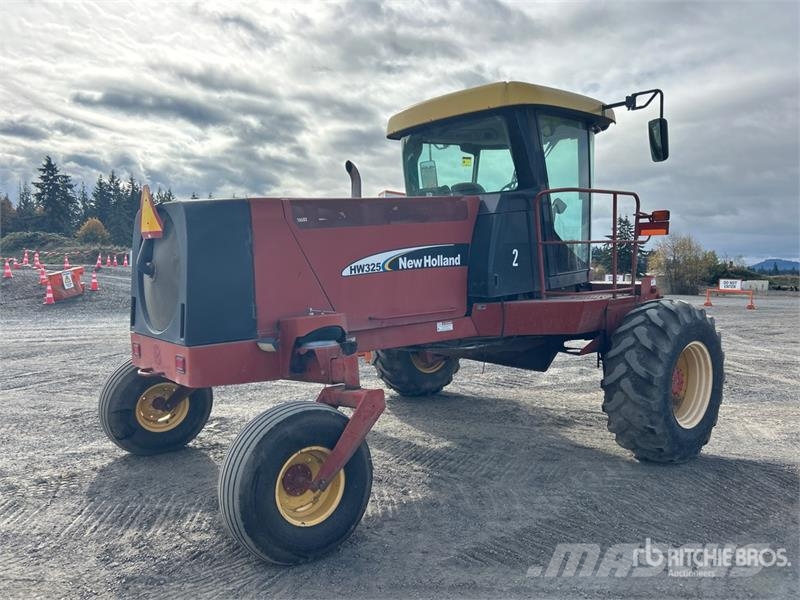 New Holland HW325 料堆整形机