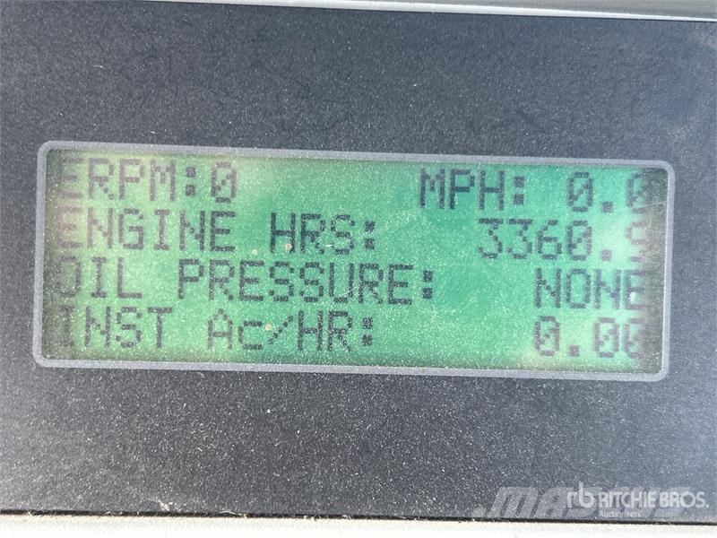 New Holland HW325 料堆整形机