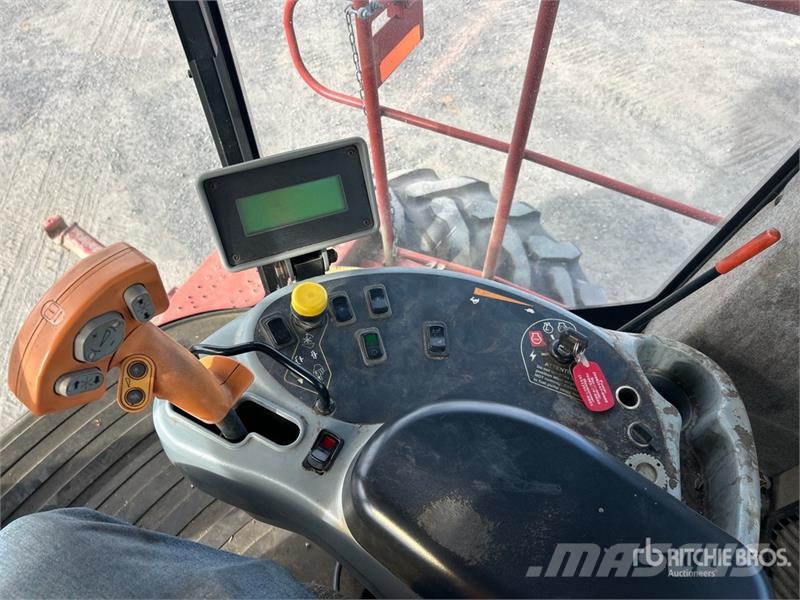 New Holland HW325 料堆整形机