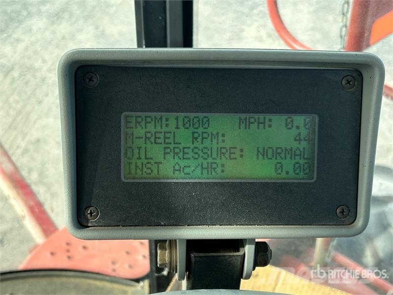 New Holland HW325 料堆整形机