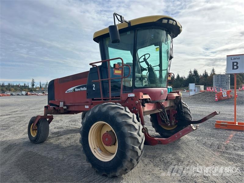 New Holland HW325 料堆整形机