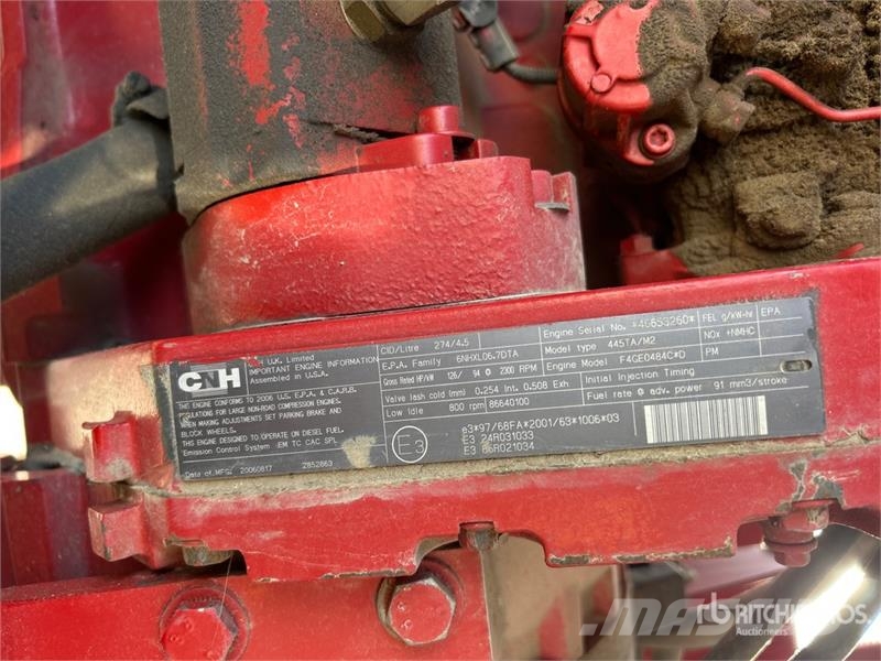 New Holland HW325 料堆整形机