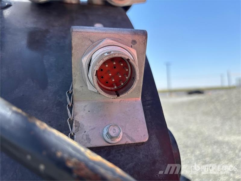 New Holland L328 Skid Steer Loader Lietoti riteņu kompaktiekrāvēji