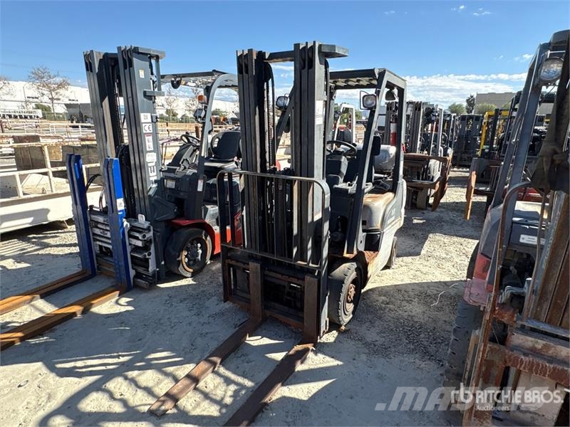Nissan 2900 lb Forklift フォークリフト - その他