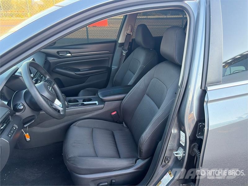 Nissan Altima 2.5S PKWs