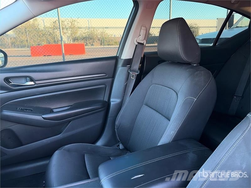 Nissan Altima 2.5S PKWs