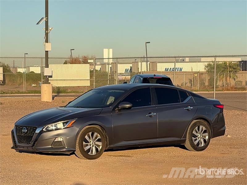 Nissan Altima 2.5S PKWs