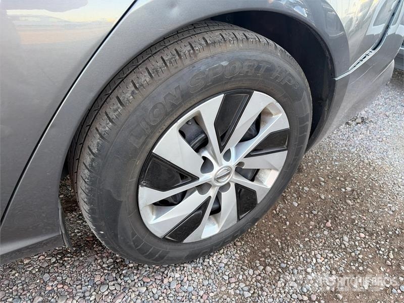 Nissan Altima Automobile Automašīnas
