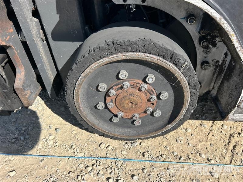 Nissan CF40LP Muut haarukkatrukit