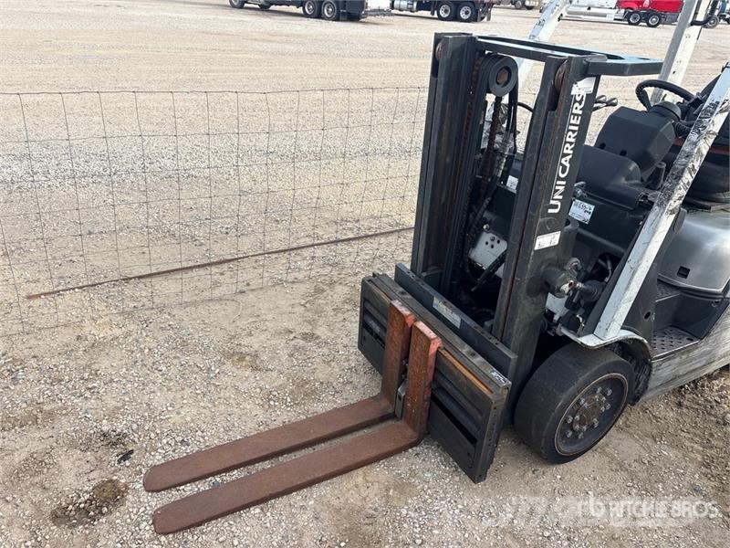Nissan CF40LP شاحنات ذات رافعات شوكية - أخرى