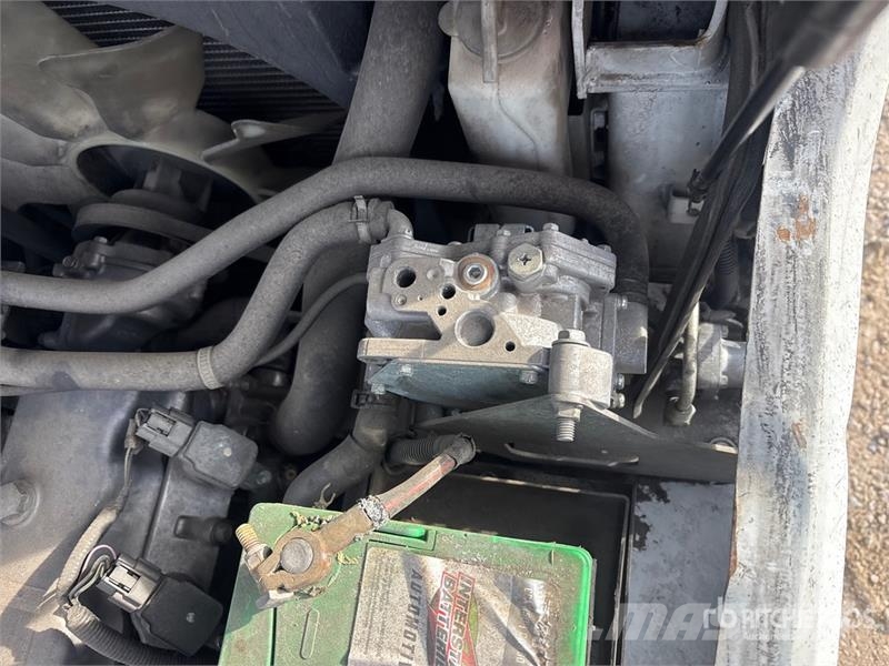 Nissan CF40LP شاحنات ذات رافعات شوكية - أخرى