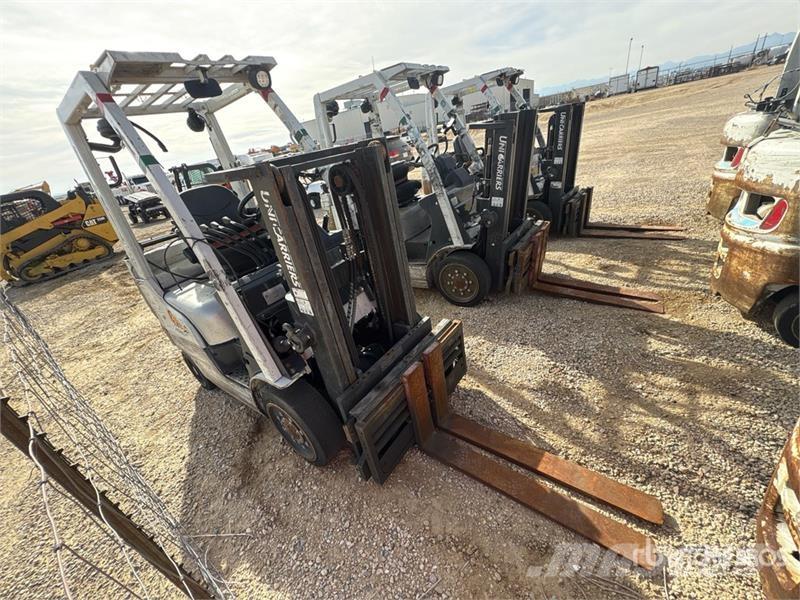 Nissan CF40LP شاحنات ذات رافعات شوكية - أخرى