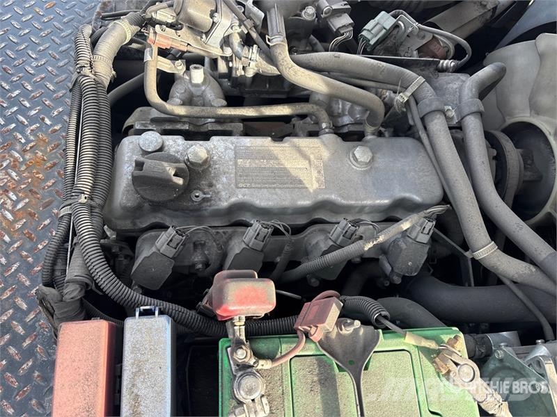Nissan CF40LP شاحنات ذات رافعات شوكية - أخرى