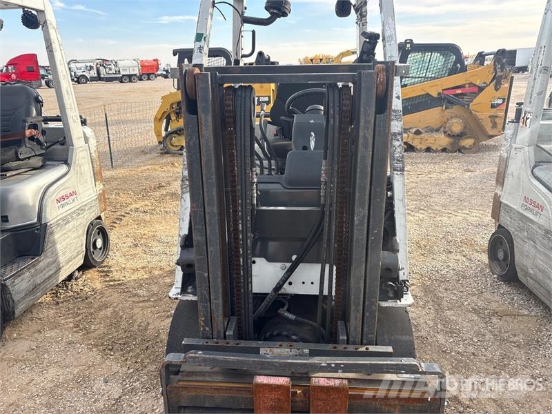 Nissan CF40LP شاحنات ذات رافعات شوكية - أخرى