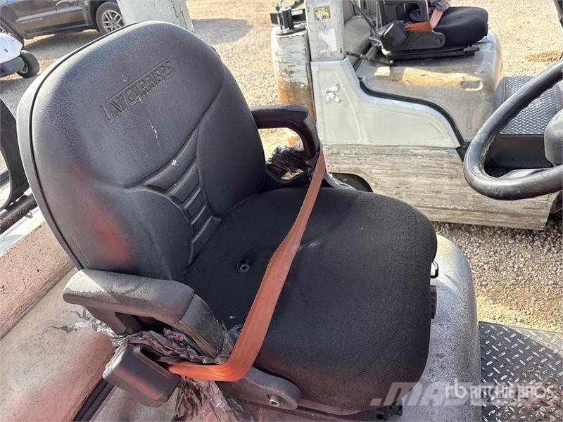 Nissan CF40LP شاحنات ذات رافعات شوكية - أخرى