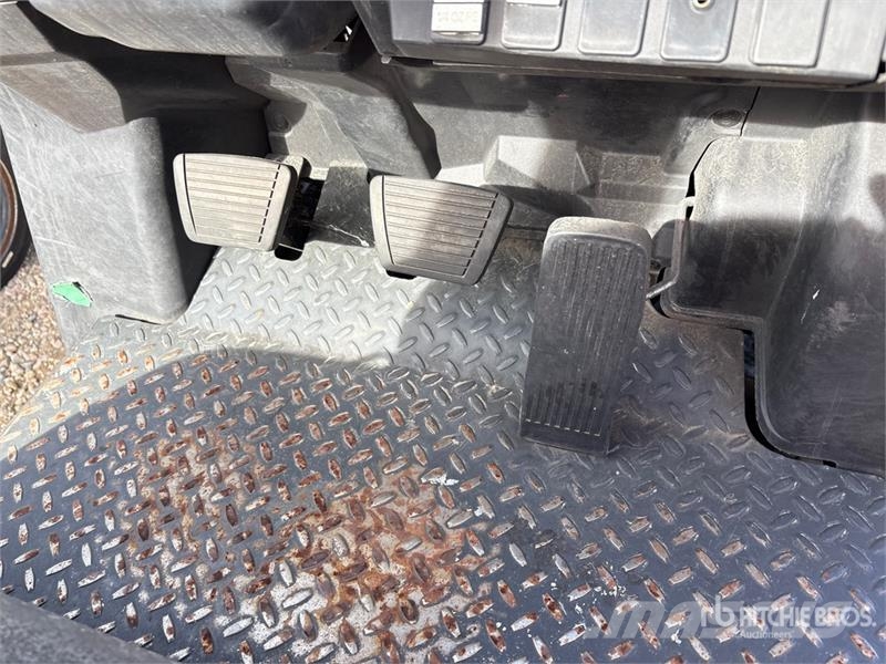 Nissan CF40LP شاحنات ذات رافعات شوكية - أخرى