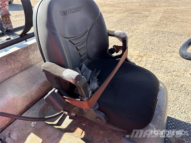Nissan CF40LP شاحنات ذات رافعات شوكية - أخرى