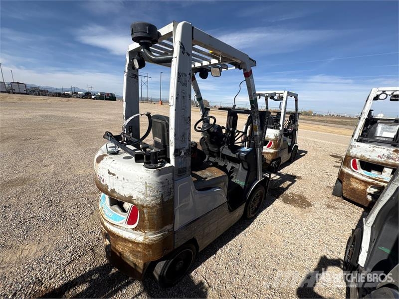 Nissan CF40LP شاحنات ذات رافعات شوكية - أخرى