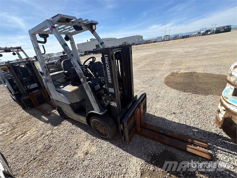 Nissan CF40LP شاحنات ذات رافعات شوكية - أخرى