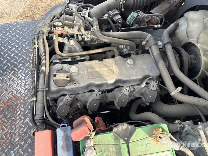 Nissan CF40LP شاحنات ذات رافعات شوكية - أخرى