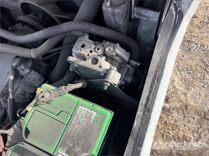 Nissan CF40LP شاحنات ذات رافعات شوكية - أخرى