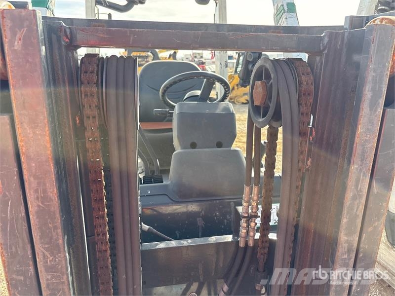 Nissan CF40LP شاحنات ذات رافعات شوكية - أخرى