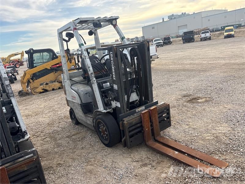 Nissan CF40LP شاحنات ذات رافعات شوكية - أخرى