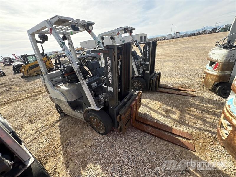 Nissan CF40LP شاحنات ذات رافعات شوكية - أخرى